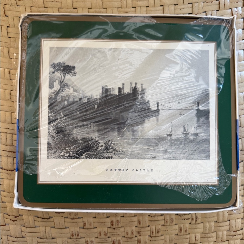 Wale Castle Cork Back Buffet size  8 x 9 with Green Mat set of (4)